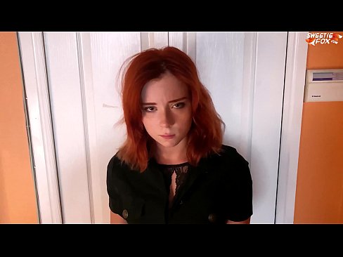 ❤️ La guàrdia de seguretat va castigar a una dona bonica per robar - Cum a la boca ❤ Vídeo de sexe a nosaltres ☑